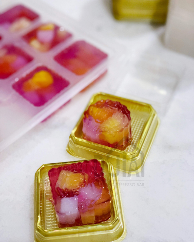 D' Jia Cafe in-house Mooncake