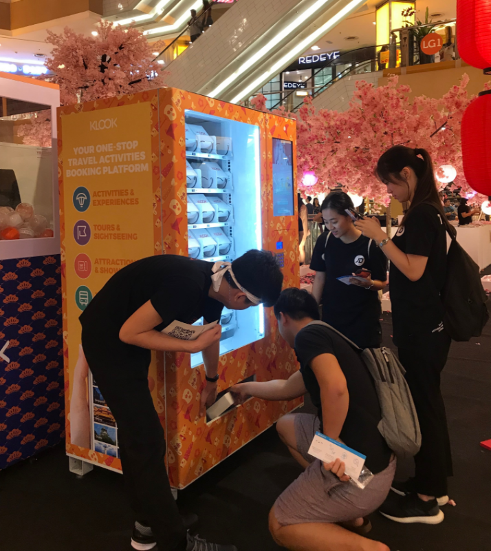 Event Interactive Vending Machine Rent Out