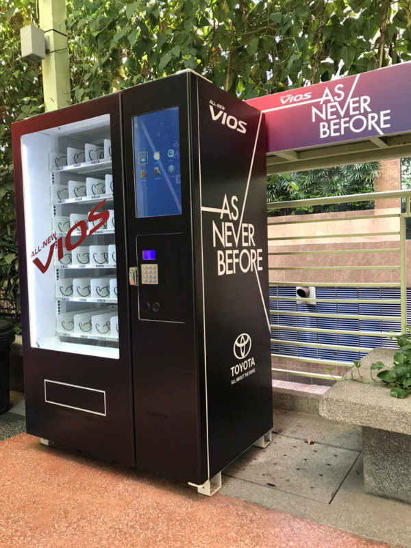 Event Interactive Vending Machine Rent Out