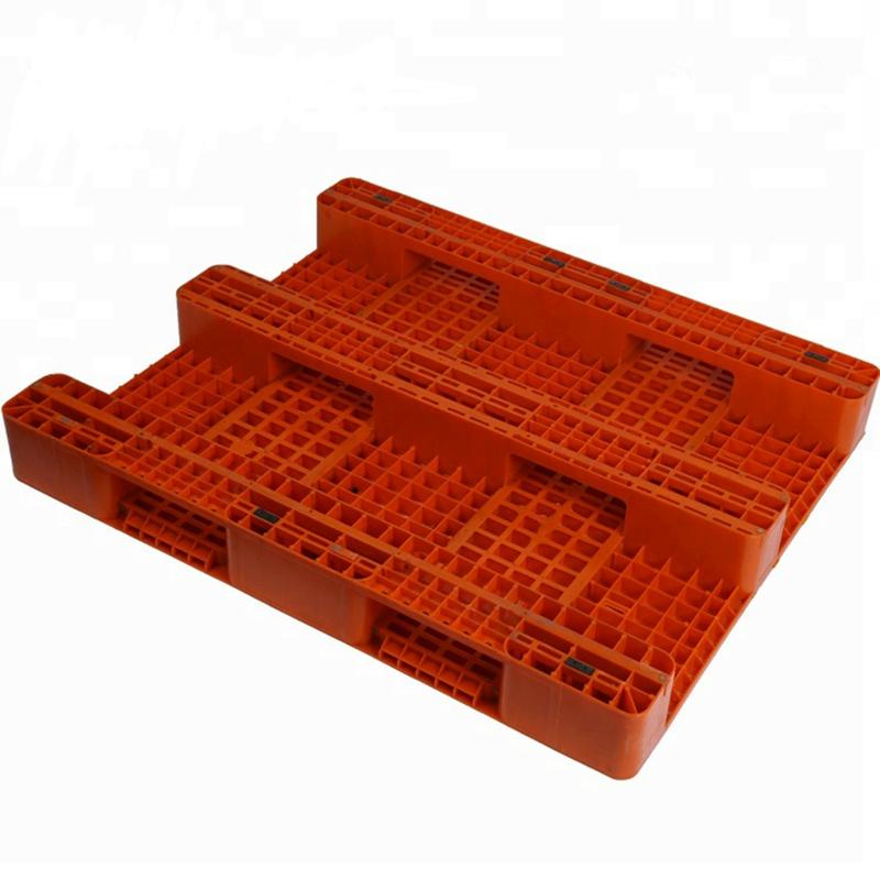 Heavy duty plastic pallet