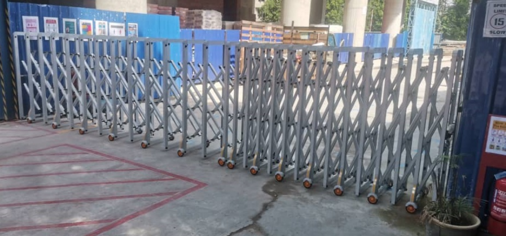Retractable Gate Aluminium Manual - RGA 002