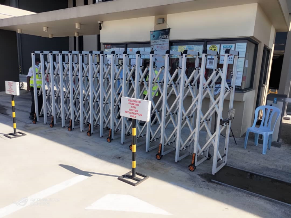 Retractable Gate Aluminium Manual - RGA 004